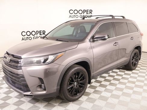 Used 2019 Toyota Highlander SE image 10