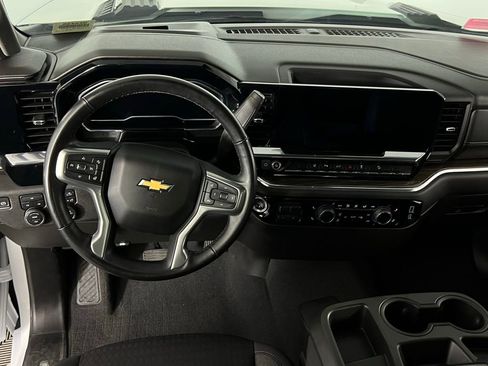 Used 2024 Chevrolet Silverado 3500 LT image 14