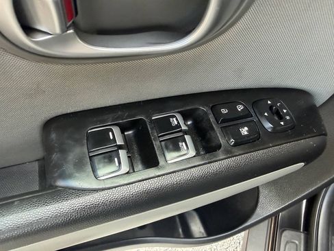 Used 2017 Kia Soul + FWD image 17