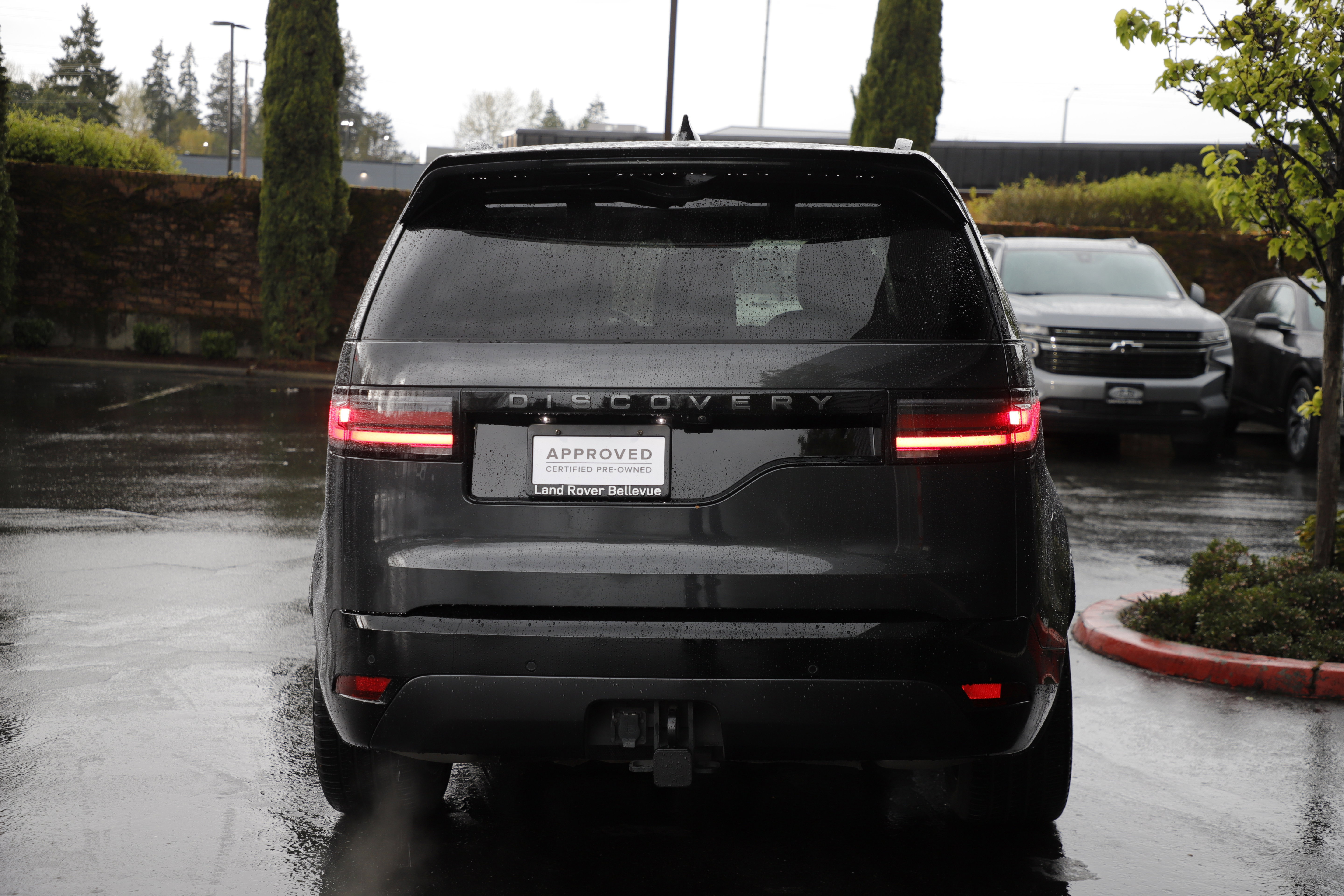 Certified 2025 Land Rover Discovery Dynamic SE AWD/4WD image 5