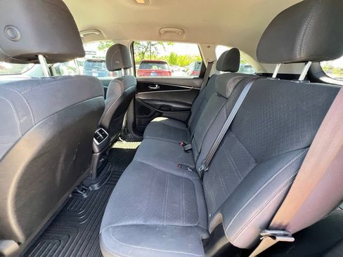 Used 2017 Kia Sorento L FWD image 20