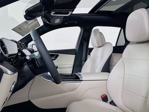 New 2026 Mercedes-Benz GLC 300 image 16