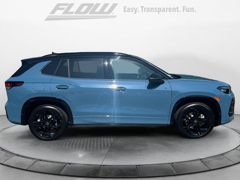 New 2025 Volkswagen Tiguan SE R-Line image 8