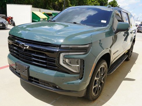 Used 2026 Chevrolet Suburban RST w/ Comfort Package RWD image 4