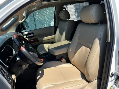 Used 2019 Toyota Sequoia Platinum w/ Carpet Mat Package (TMS) AWD/4WD image 20