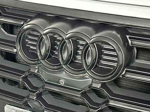 Used 2024 Audi SQ5 Premium Plus w/ Premium Plus Package AWD/4WD image 15