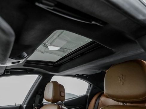 Used 2016 Maserati Ghibli RWD image 24