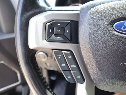 Used 2019 Ford F250 Lariat w/ Chrome Package image 20