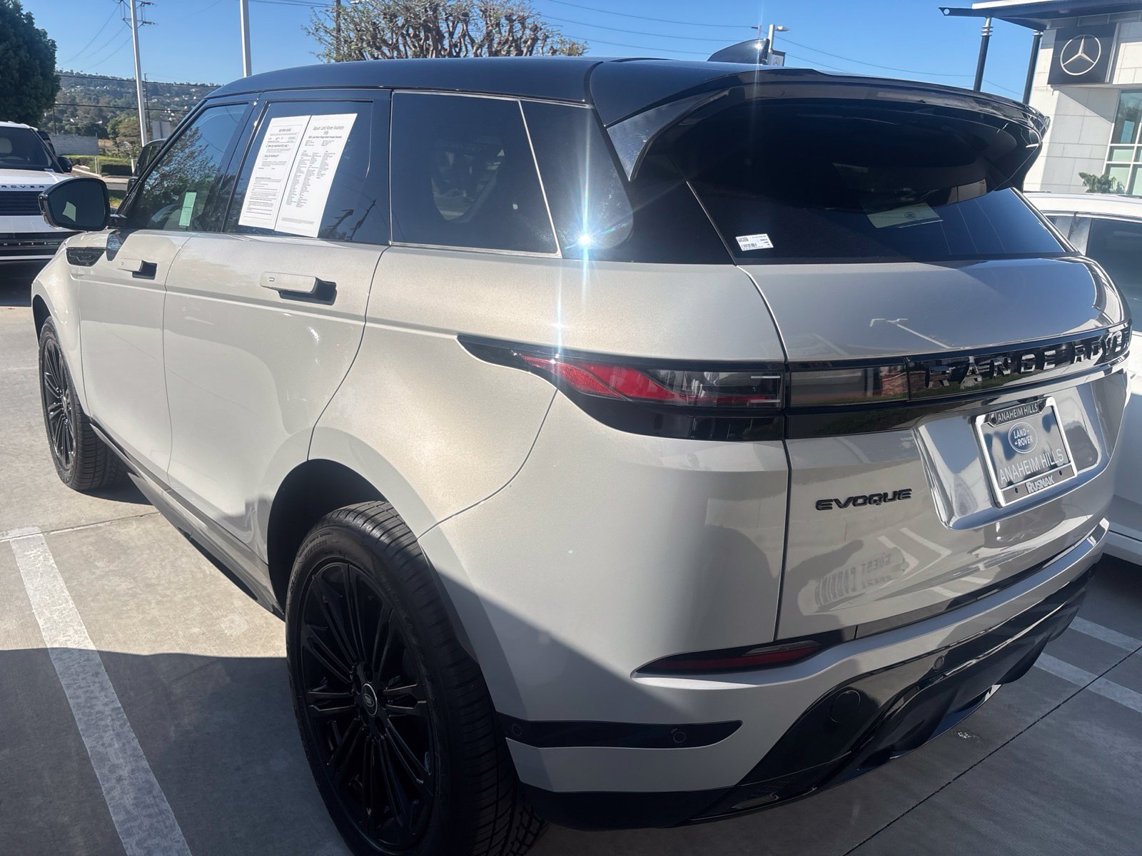 Certified 2026 Land Rover Range Rover Evoque Dynamic SE AWD/4WD image 4