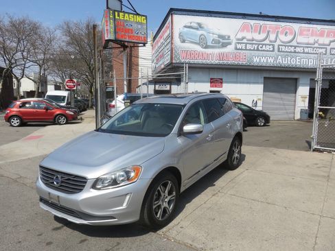 Used 2015 Volvo XC60 T6 Premier Plus image 2