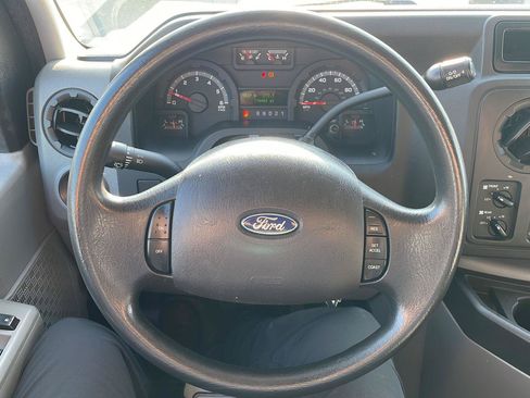 Used 2013 Ford E-350 and Econoline 350 XLT RWD image 13