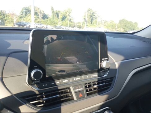 New 2025 Nissan Altima 2.5 SR image 18