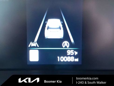 Certified 2025 Kia Soul LX FWD image 13