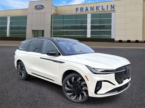 New 2026 Lincoln Nautilus Black Label w/ Jet Appearance Package image 1