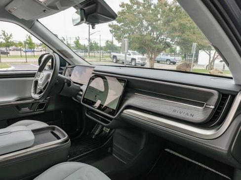 Used 2023 Rivian R1T Adventure image 19