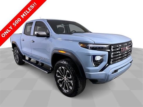 Used 2025 GMC Canyon Denali image 2