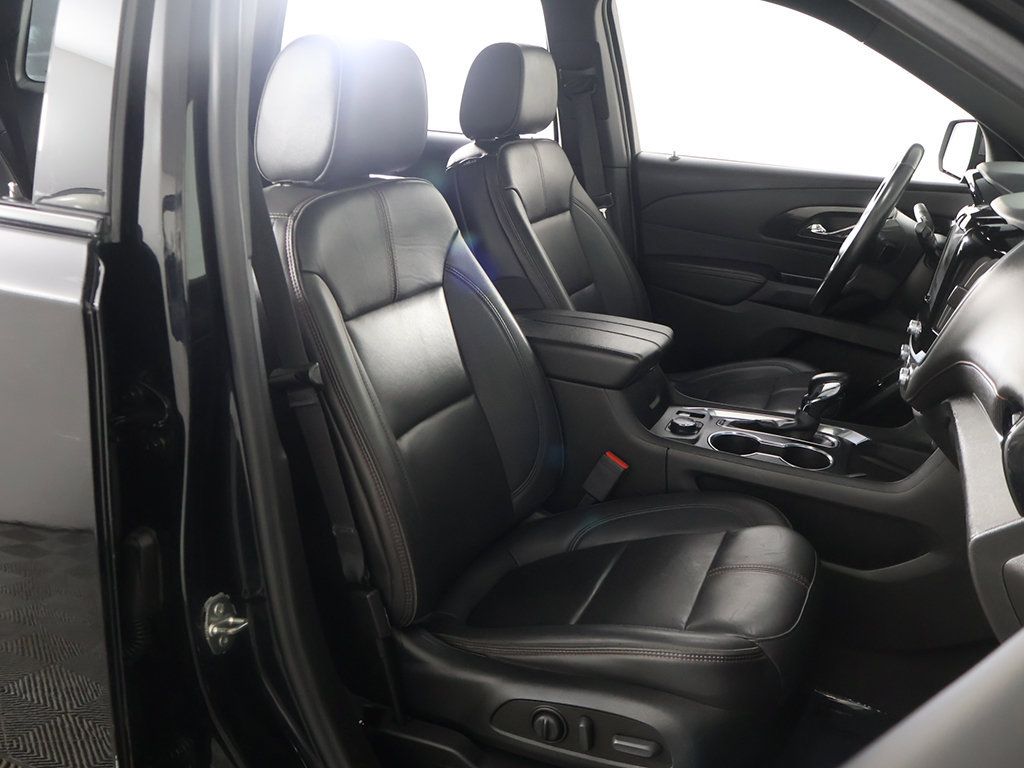 Used 2023 Chevrolet Traverse RS AWD/4WD image 35