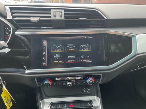 Used 2021 Audi Q3 2.0T Premium image 18