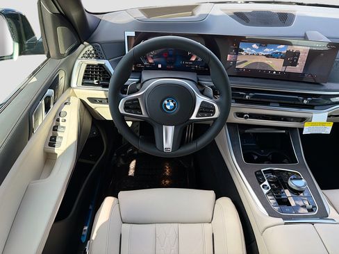 New 2026 BMW X5 xDrive50e w/ Executive Package image 17