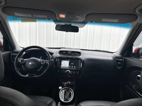 Used 2017 Kia Soul ! w/ Tech Package FWD image 18