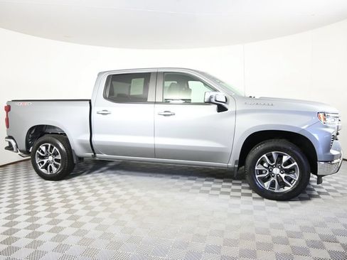 Used 2023 Chevrolet Silverado 1500 LT AWD/4WD image 9