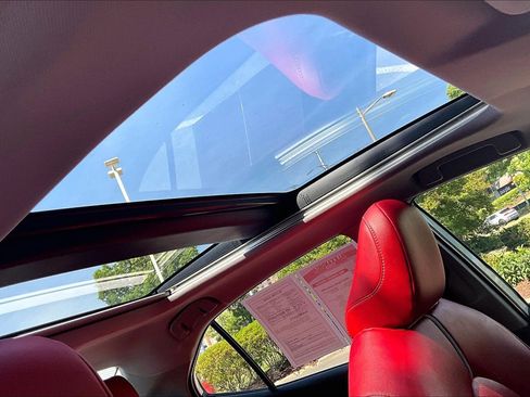 Used 2019 Toyota Camry XSE FWD image 21