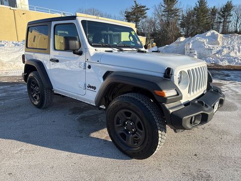 Used 2023 Jeep Wrangler Sport image 7