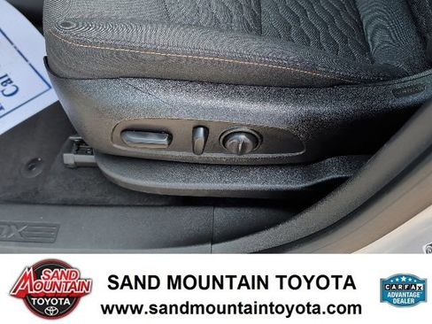 Used 2019 Chevrolet Equinox LT FWD image 17