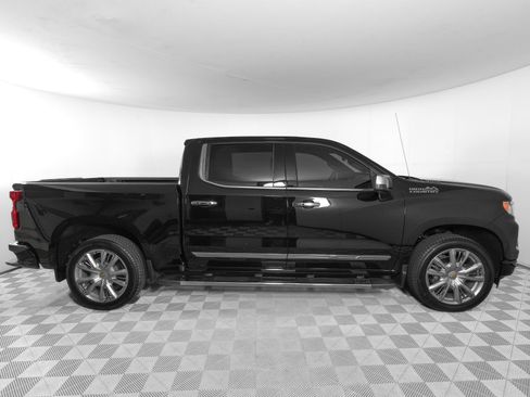 Used 2026 Chevrolet Silverado 1500 High Country w/ High Country Premium Package RWD image 2