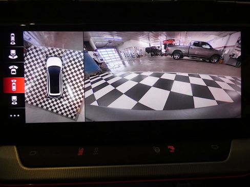 Used 2024 Jeep Wagoneer Launch Edition image 17