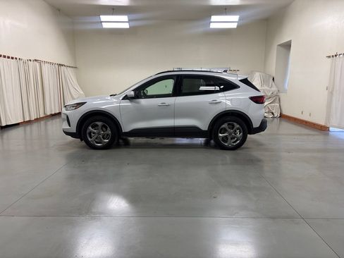 Used 2025 Ford Escape ST-Line Select AWD/4WD image 5