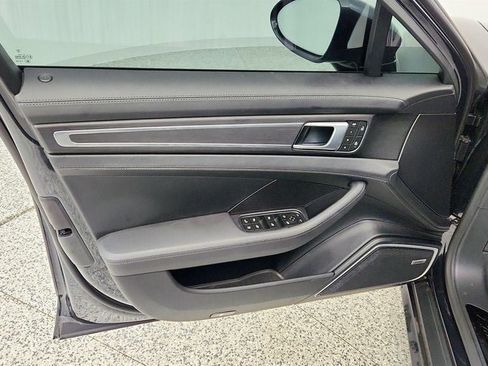 Used 2023 Porsche Panamera 4 Platinum Edition AWD/4WD image 11