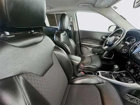 Used 2020 Jeep Compass Latitude image 26