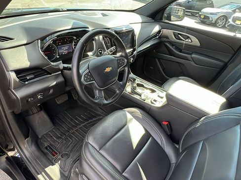 Used 2023 Chevrolet Traverse LT w/ LT Premium Package image 24
