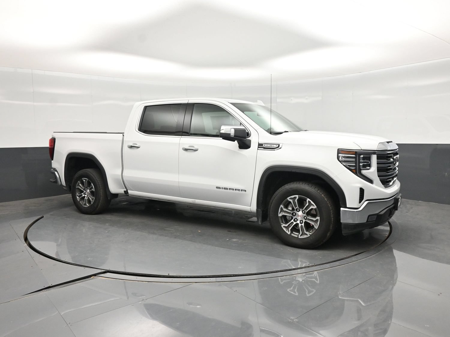 Used 2026 GMC Sierra 1500 SLT RWD image 12