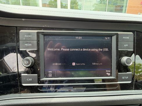 Used 2019 Volkswagen Jetta SE FWD image 6