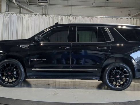 Used 2023 GMC Yukon SLT w/ SLT Premium Package AWD/4WD image 5
