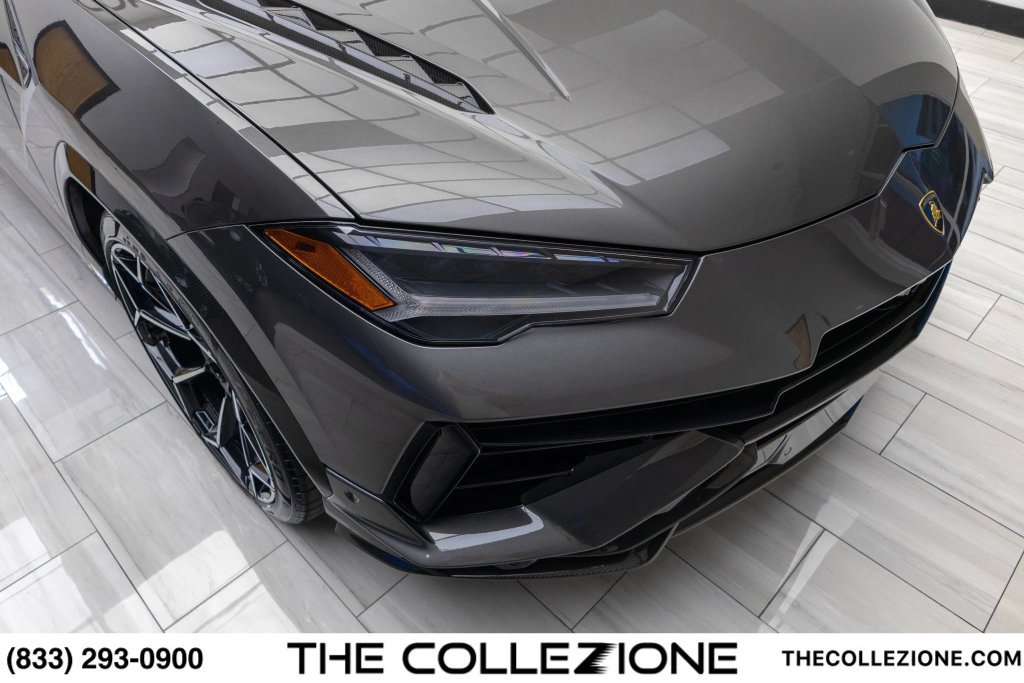 Used 2023 Lamborghini Urus Performante AWD/4WD image 2