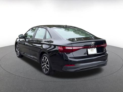 Used 2025 Volkswagen Jetta SE FWD image 10