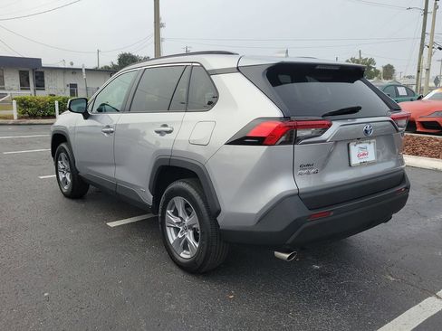 Used 2022 Toyota RAV4 XLE image 4