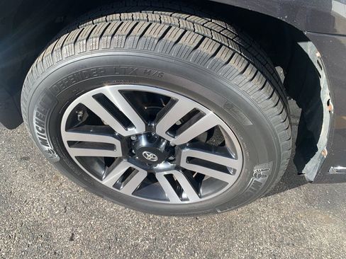 Used 2016 Toyota 4Runner Limited image 5