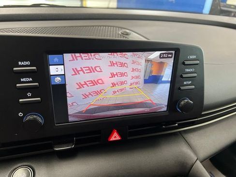 Used 2025 Hyundai Elantra Sport FWD image 30