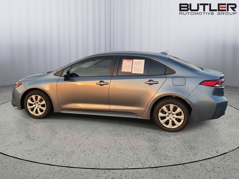 Certified 2025 Toyota Corolla LE w/ Convenience Package FWD image 3