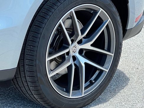 Certified 2023 Porsche Macan AWD/4WD image 12
