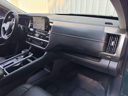 Used 2022 Nissan Pathfinder Platinum w/ Cargo Package FWD image 13