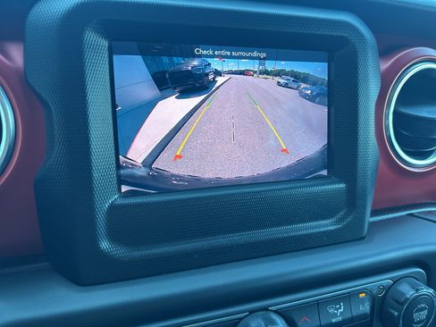 Used 2021 Jeep Wrangler Unlimited Rubicon image 17