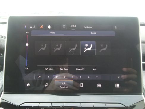 Used 2023 Jeep Compass Latitude image 21