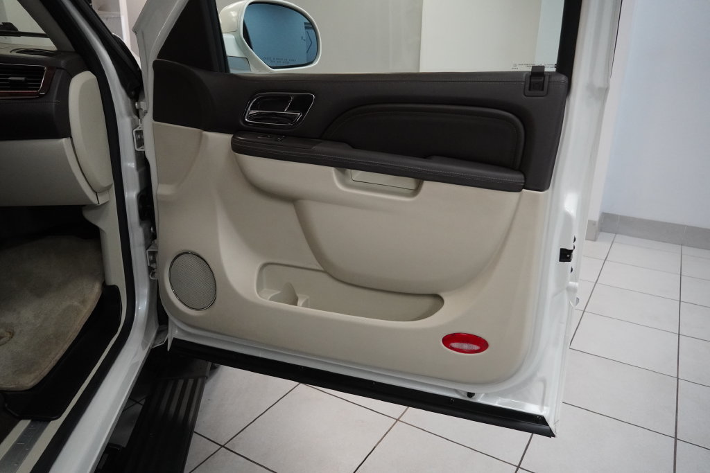 Certified 2014 Cadillac Escalade Platinum AWD/4WD image 15