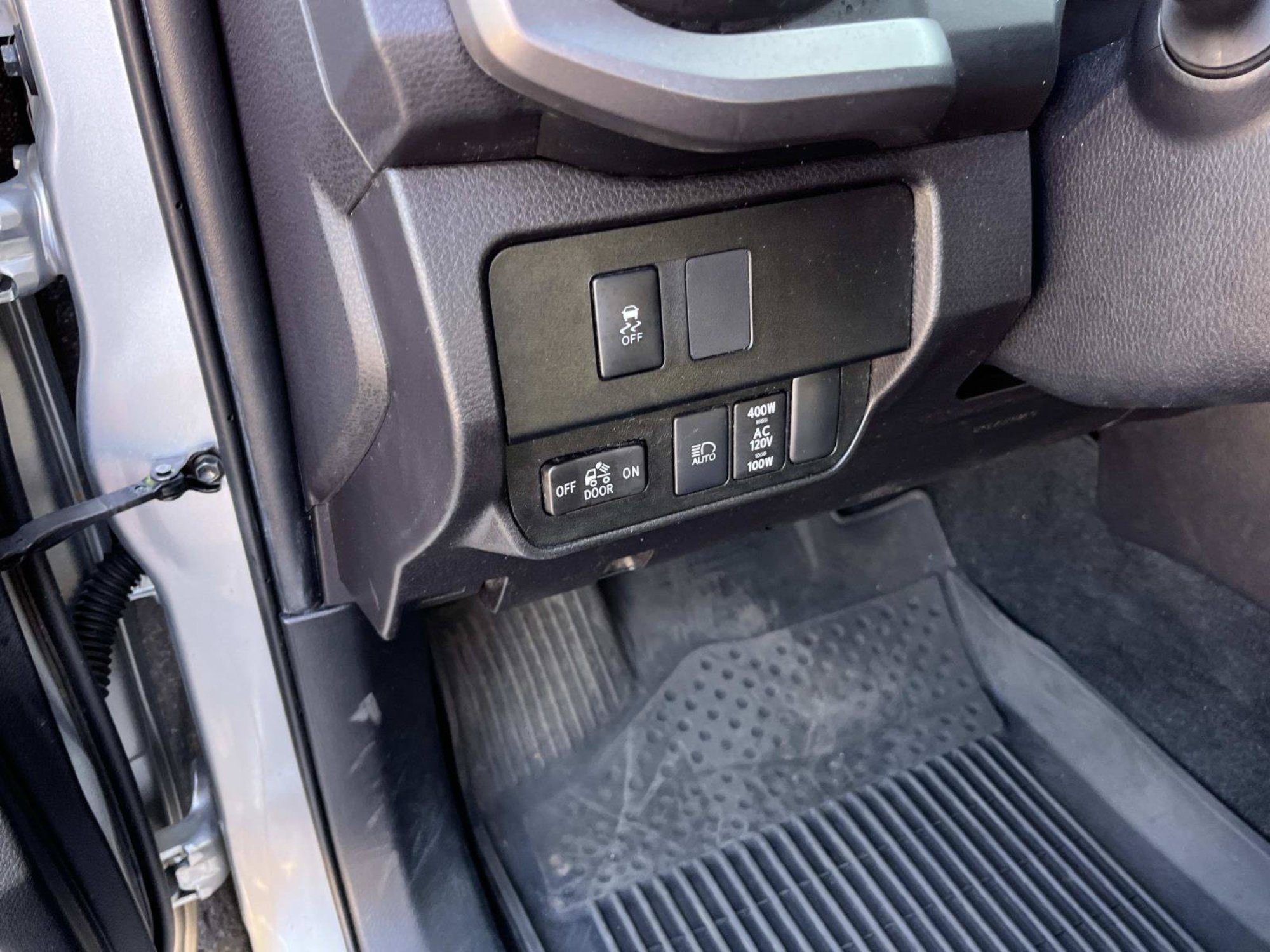 Used 2022 Toyota Tacoma TRD Off-Road AWD/4WD image 25