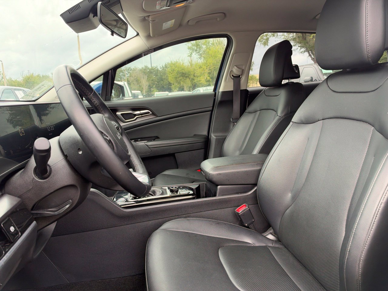Used 2024 Kia Sportage EX FWD image 6